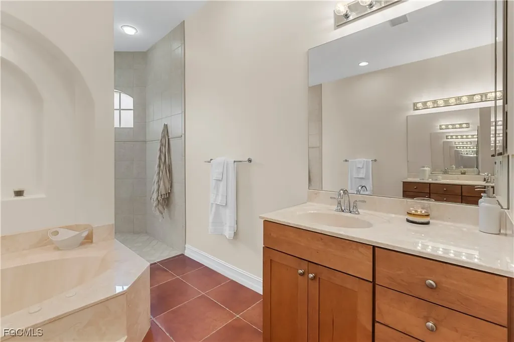 47 Jacaranda Parkway E Cape Coral FL 33909