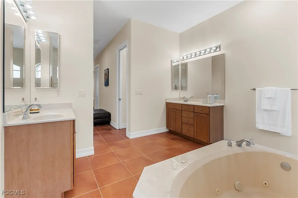 47 Jacaranda Parkway E Cape Coral FL 33909