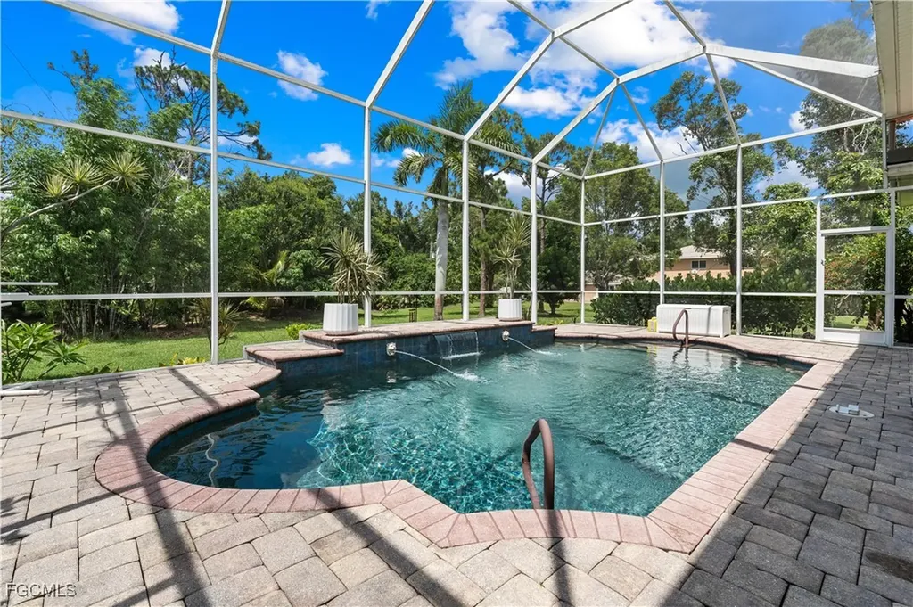 47 Jacaranda Parkway E Cape Coral FL 33909