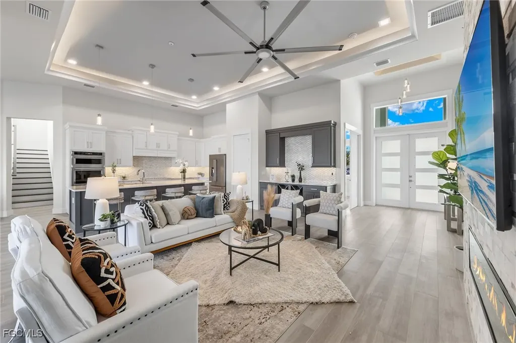 2129 Cape Coral Parkway W Cape Coral FL 33914