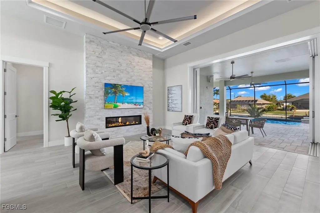 2129 Cape Coral Parkway W Cape Coral FL 33914