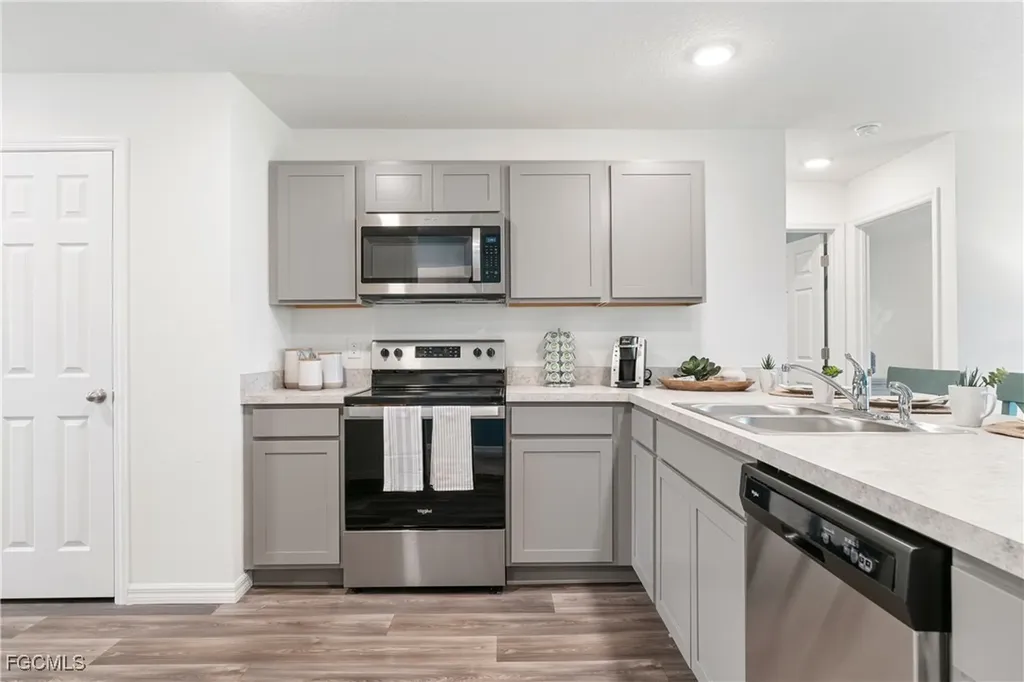 2625 NE 7th Place Cape Coral FL 33909