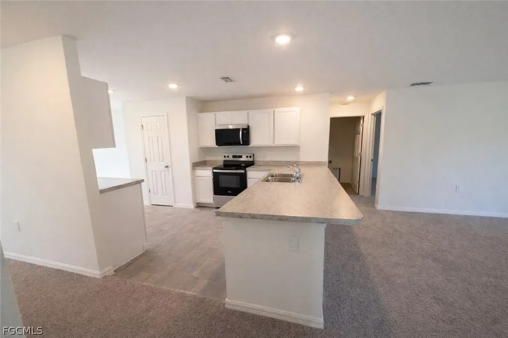 2625 NE 7th Place Cape Coral FL 33909