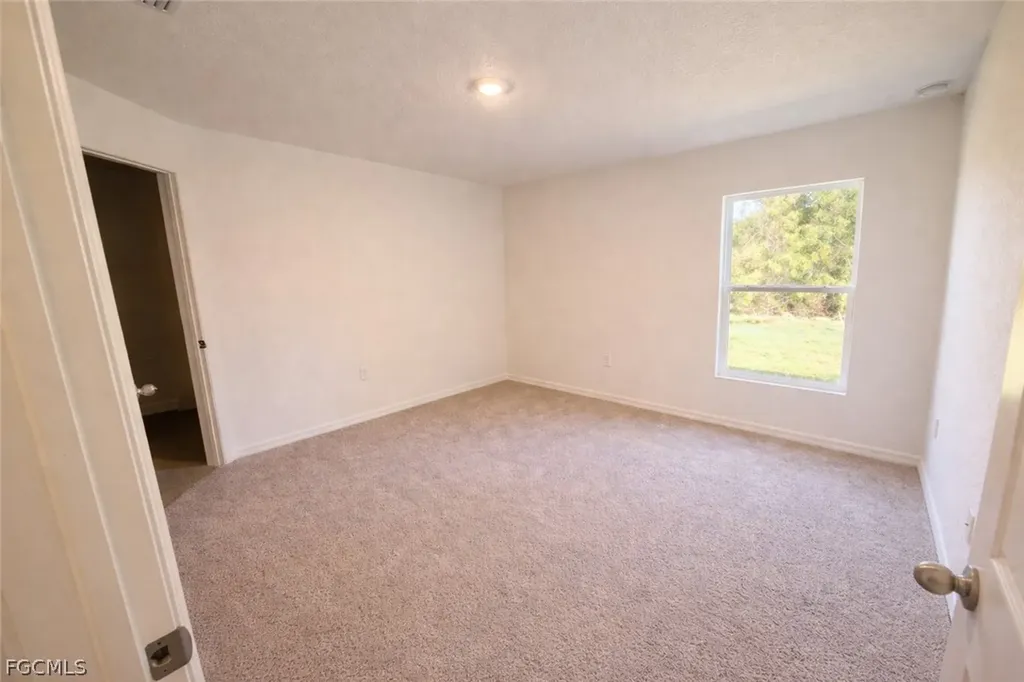 2625 NE 7th Place Cape Coral FL 33909