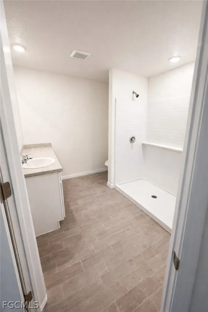 2625 NE 7th Place Cape Coral FL 33909