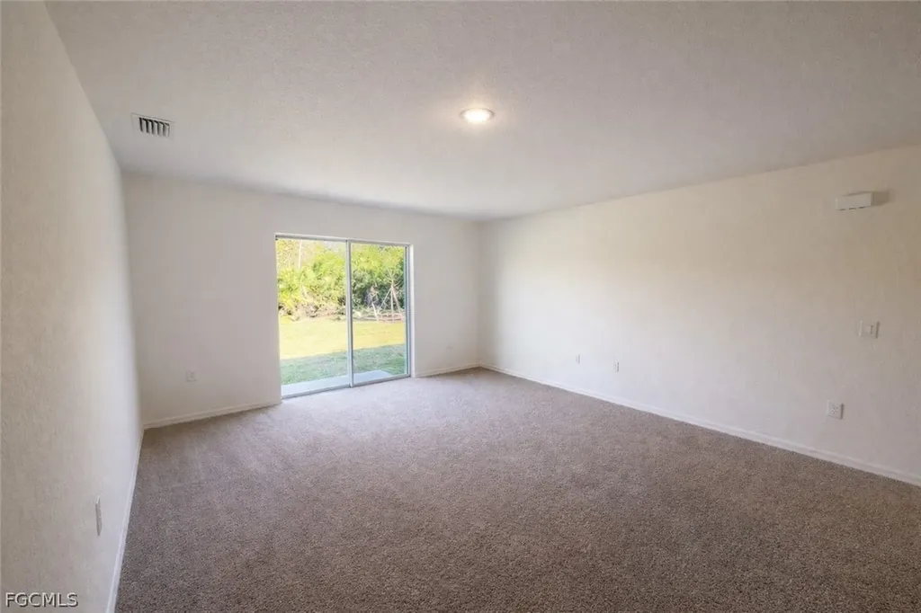 2625 NE 7th Place Cape Coral FL 33909