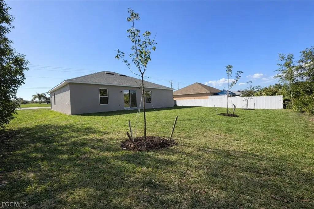 2625 NE 7th Place Cape Coral FL 33909