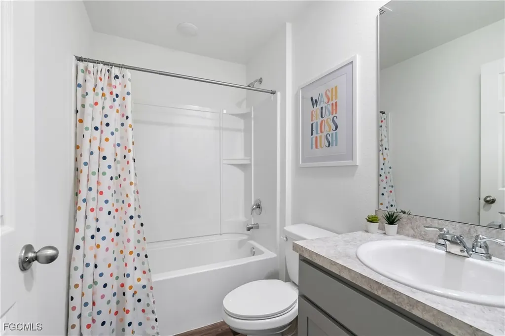 2625 NE 7th Place Cape Coral FL 33909