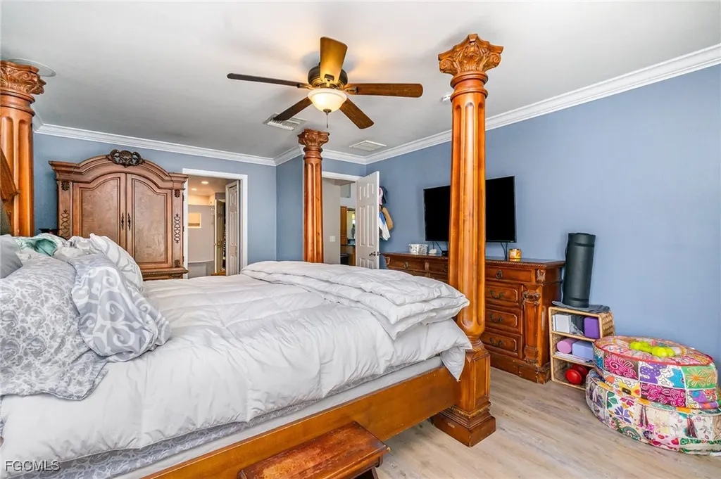 142 NE 4th Street Cape Coral FL 33909