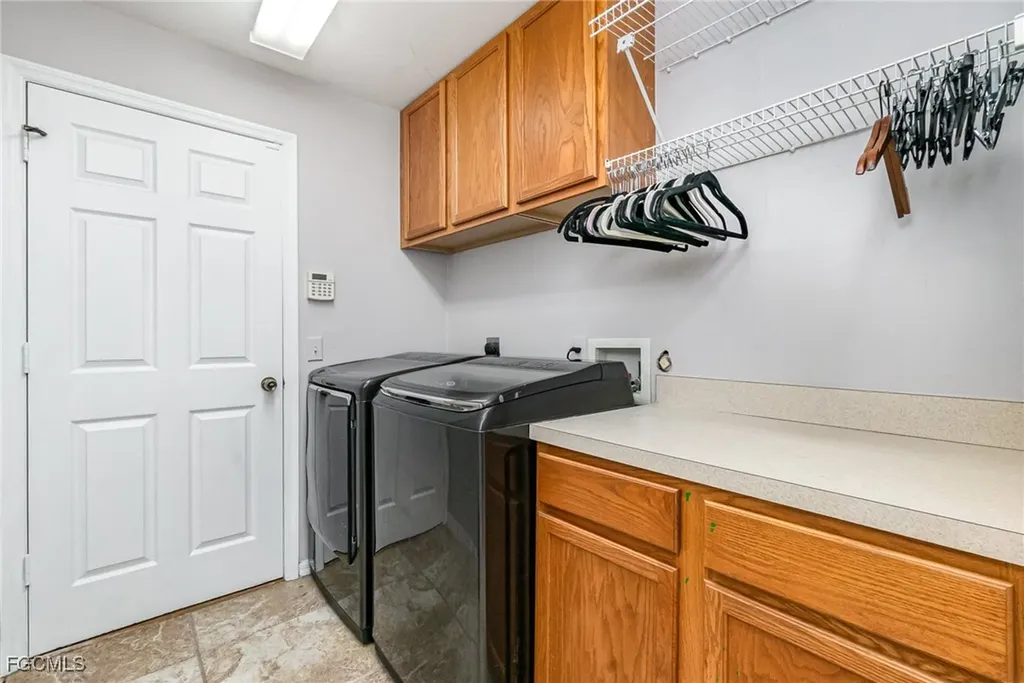 142 NE 4th Street Cape Coral FL 33909