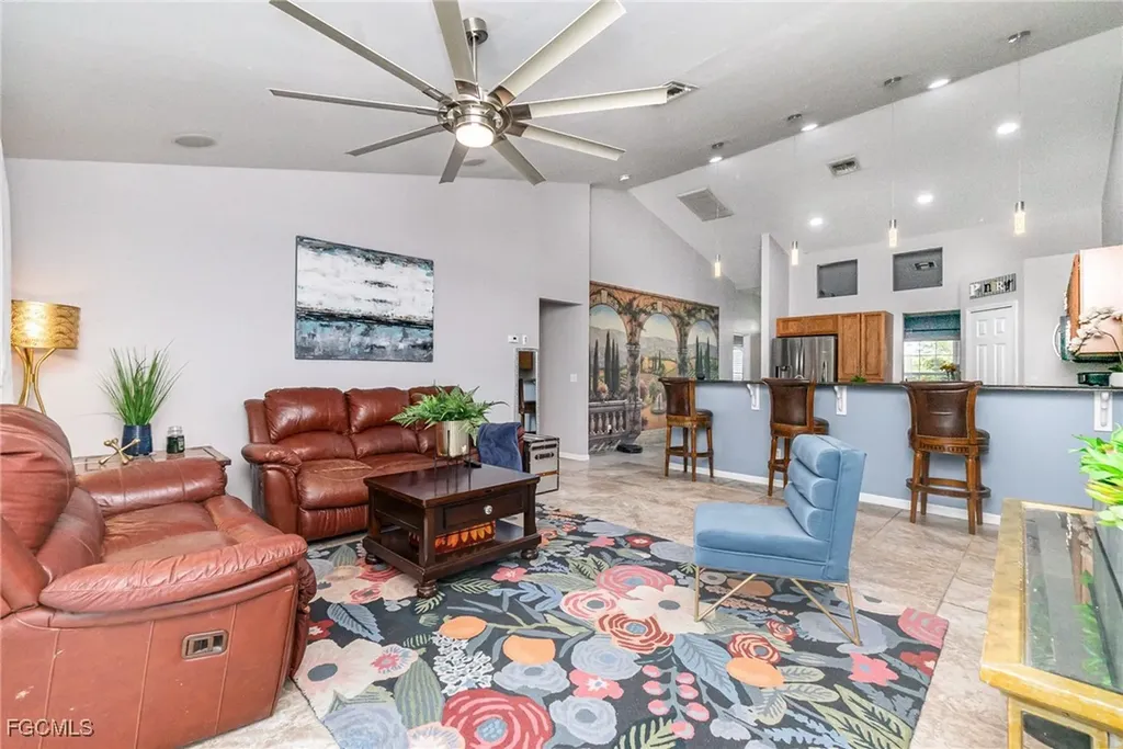 142 NE 4th Street Cape Coral FL 33909