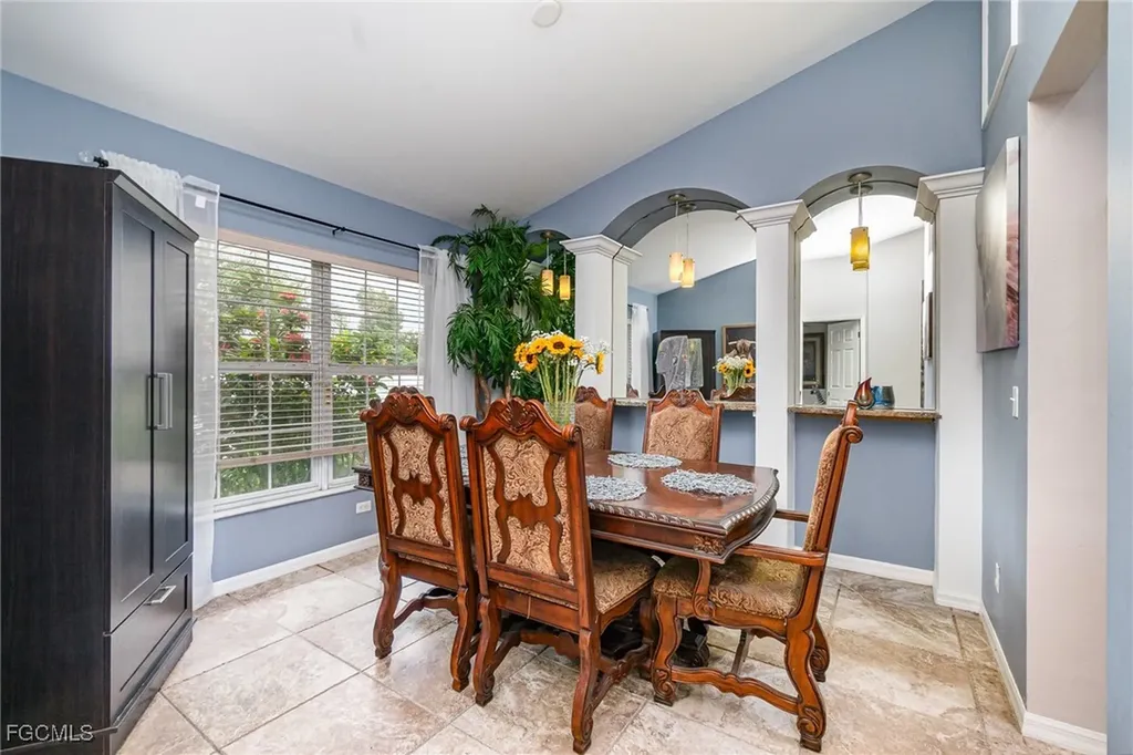 142 NE 4th Street Cape Coral FL 33909