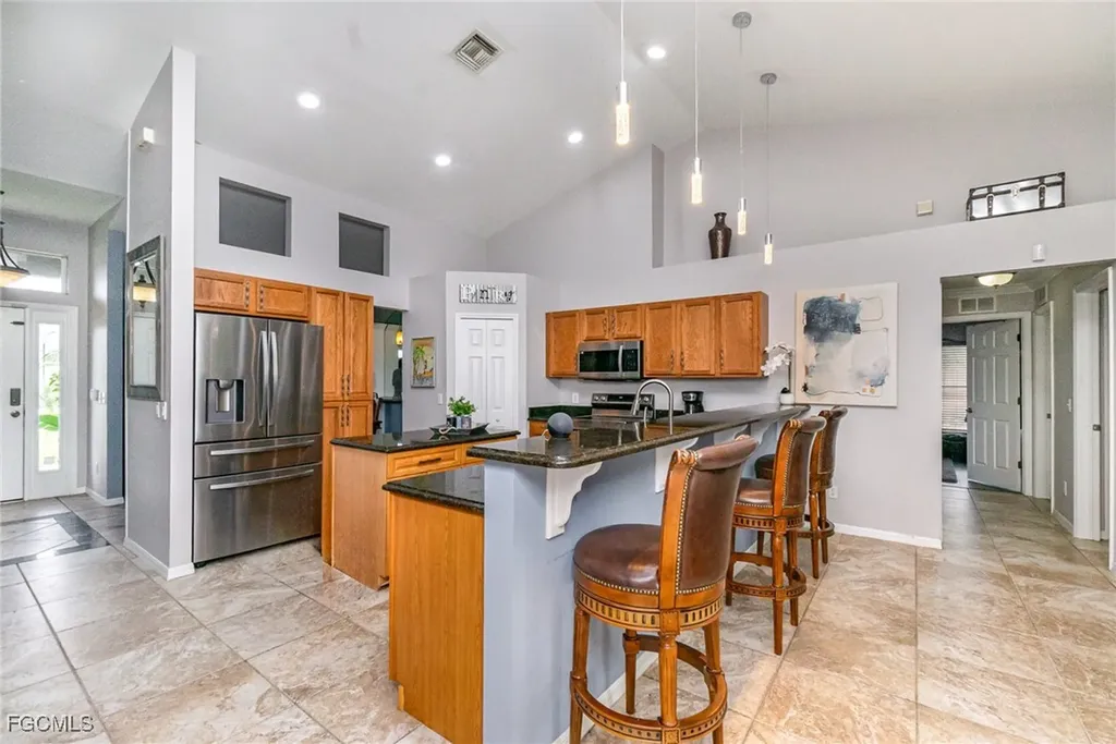 142 NE 4th Street Cape Coral FL 33909