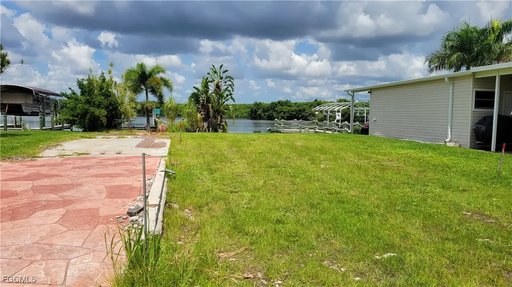 306 Shoreland Drive Fort Myers FL 33905