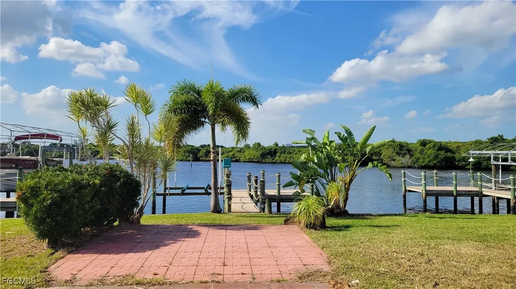 306 Shoreland Drive Fort Myers FL 33905