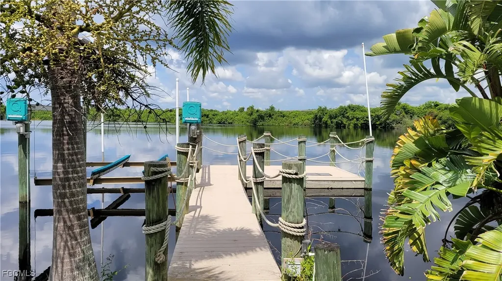 306 Shoreland Drive Fort Myers FL 33905