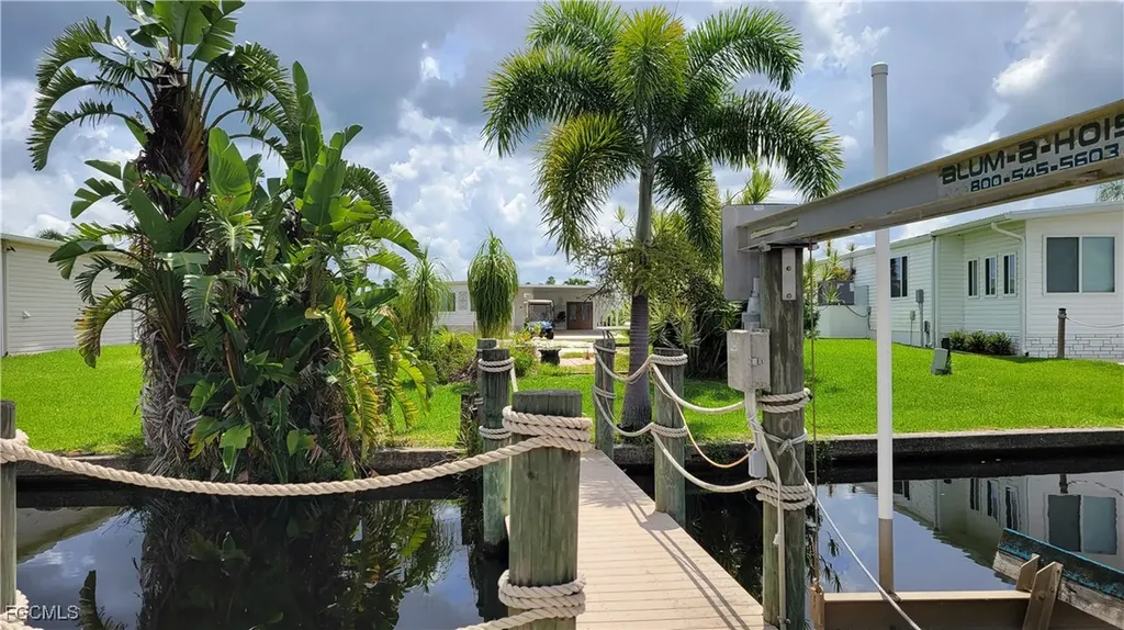 306 Shoreland Drive Fort Myers FL 33905