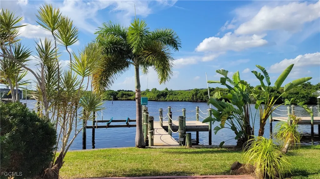 306 Shoreland Drive Fort Myers FL 33905