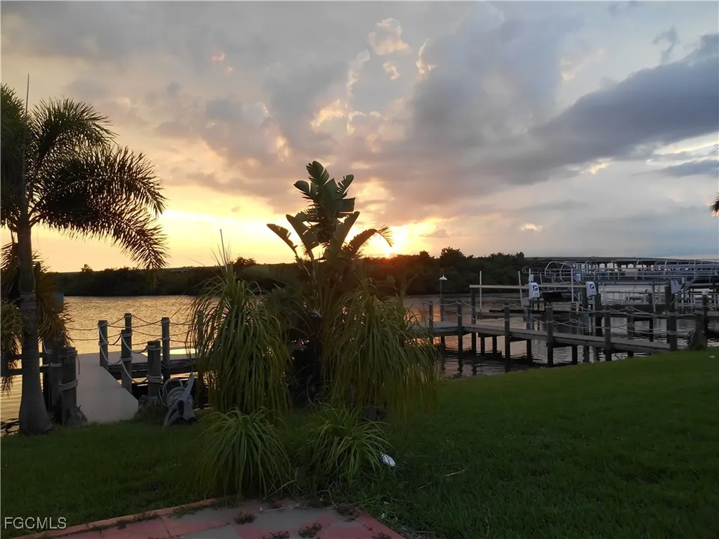 306 Shoreland Drive Fort Myers FL 33905