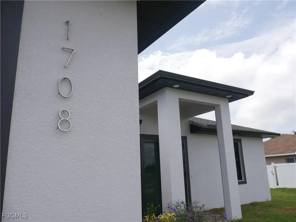 1708 El Dorado Boulevard N Cape Coral FL 33993