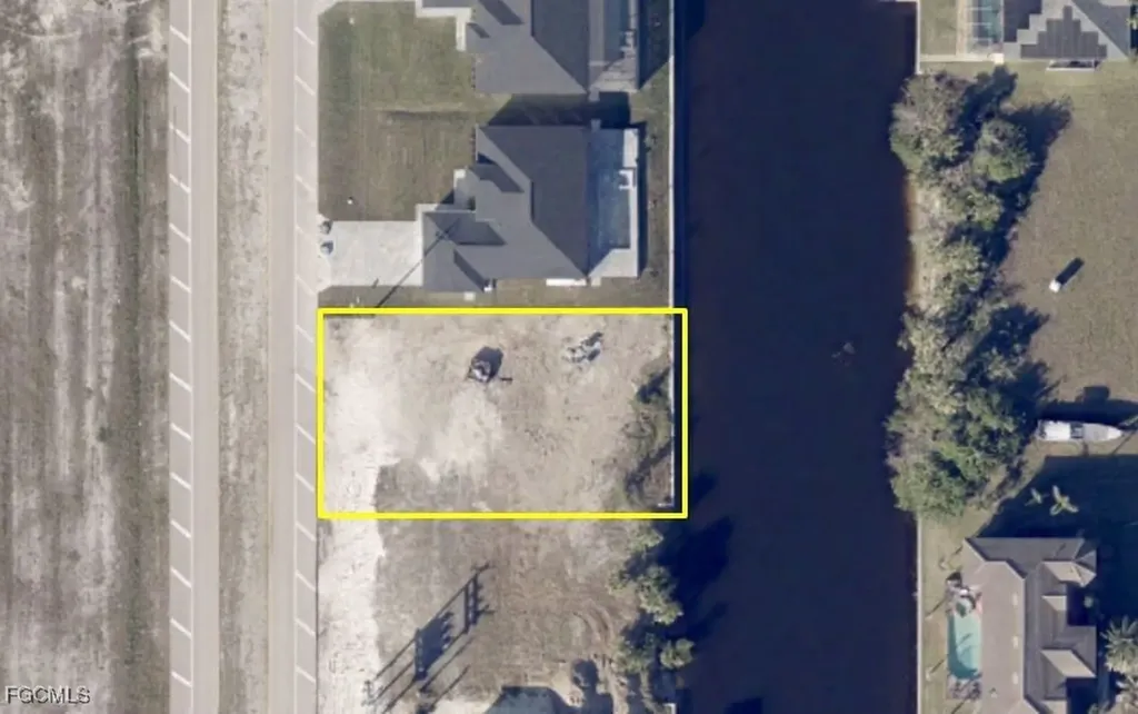 2021 Old Burnt Store Road N Cape Coral FL 33993