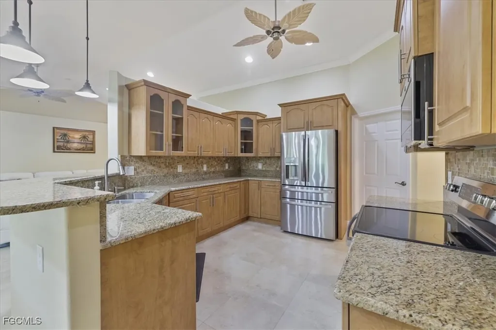 2448 Miracle Parkway Cape Coral FL 33914