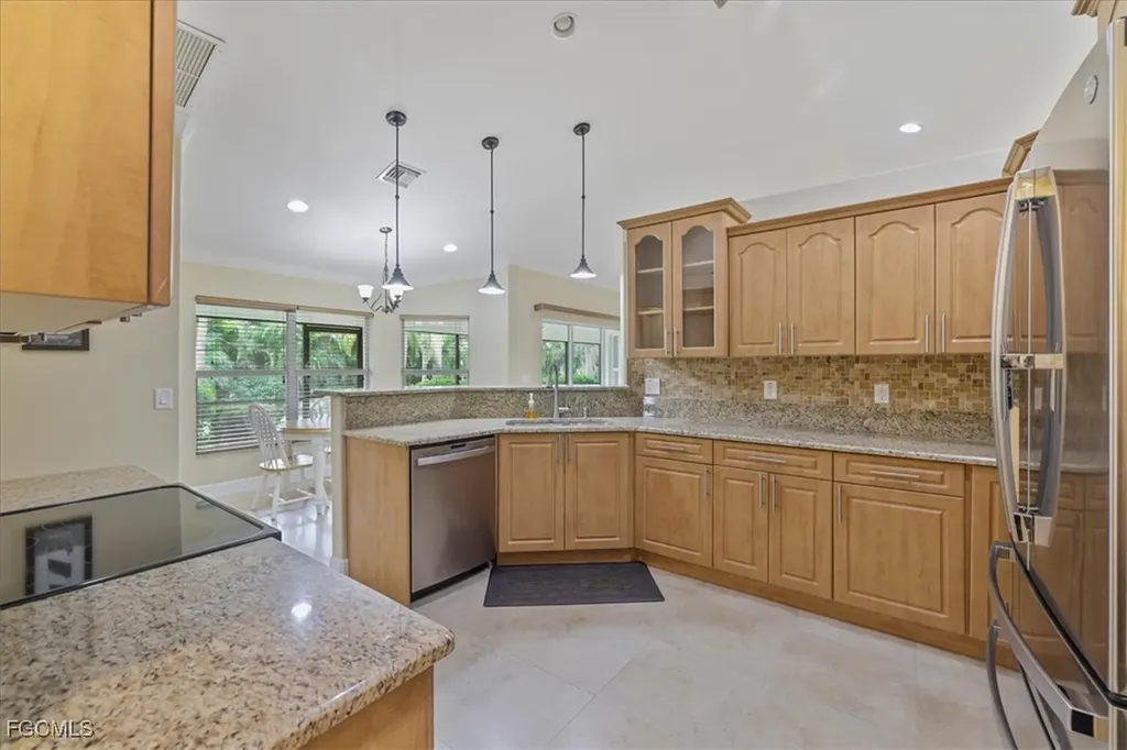 2448 Miracle Parkway Cape Coral FL 33914