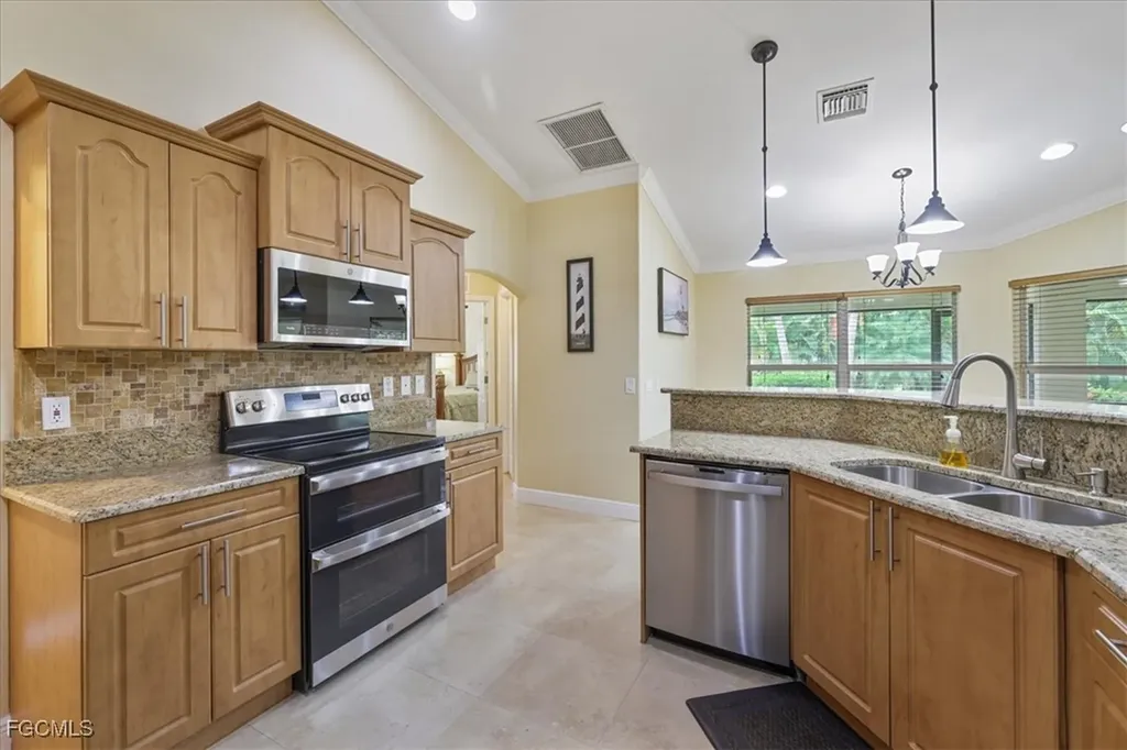 2448 Miracle Parkway Cape Coral FL 33914