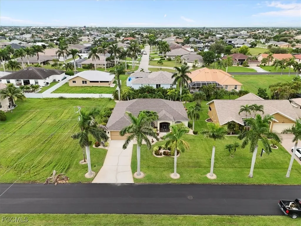 2448 Miracle Parkway Cape Coral FL 33914