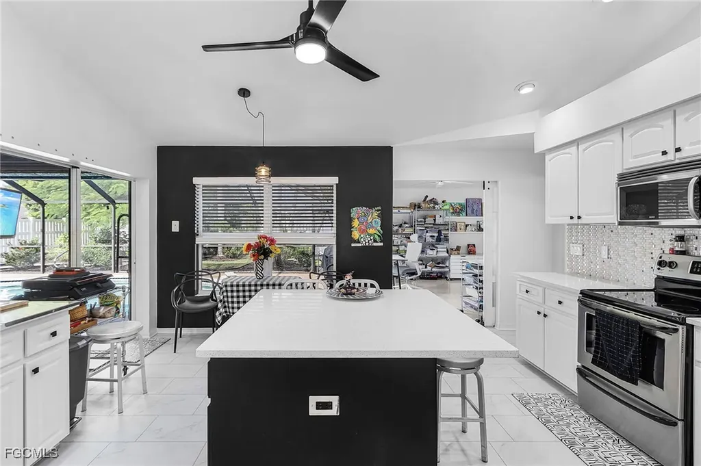 2920 SE 22nd Place Cape Coral FL 33904