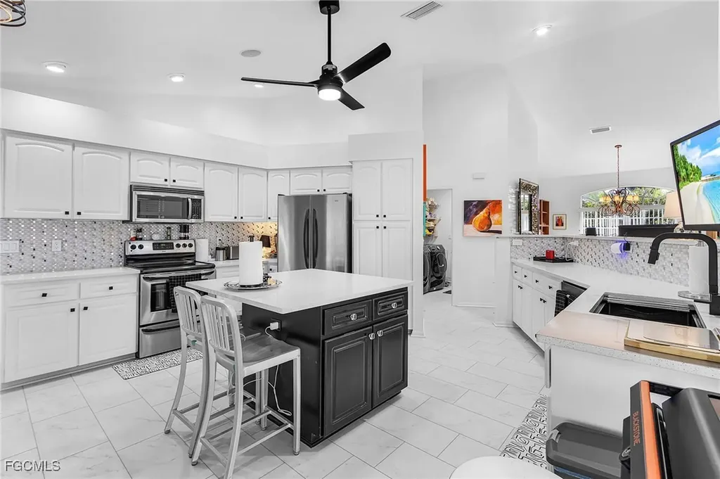 2920 SE 22nd Place Cape Coral FL 33904