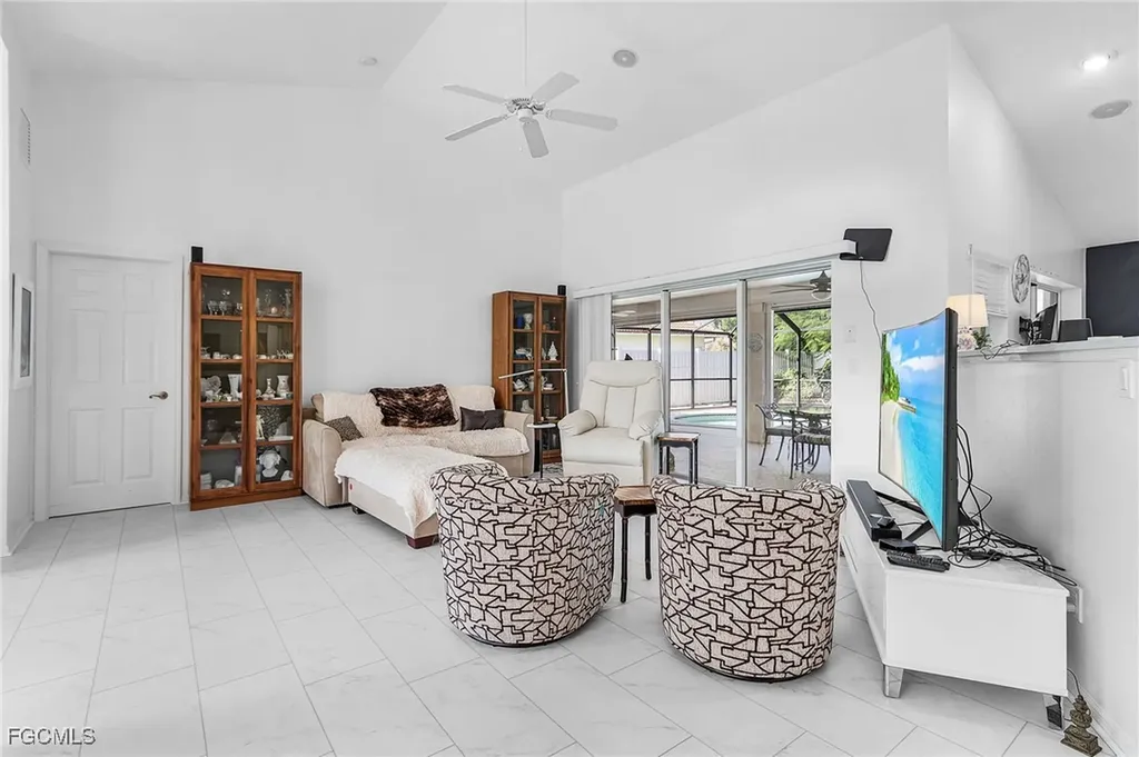 2920 SE 22nd Place Cape Coral FL 33904