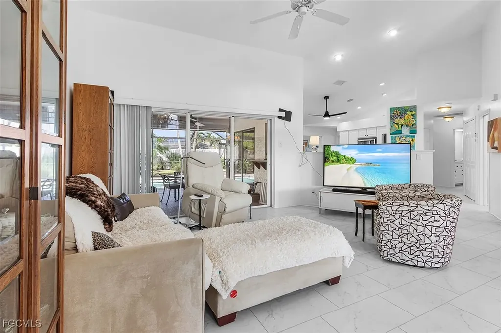 2920 SE 22nd Place Cape Coral FL 33904