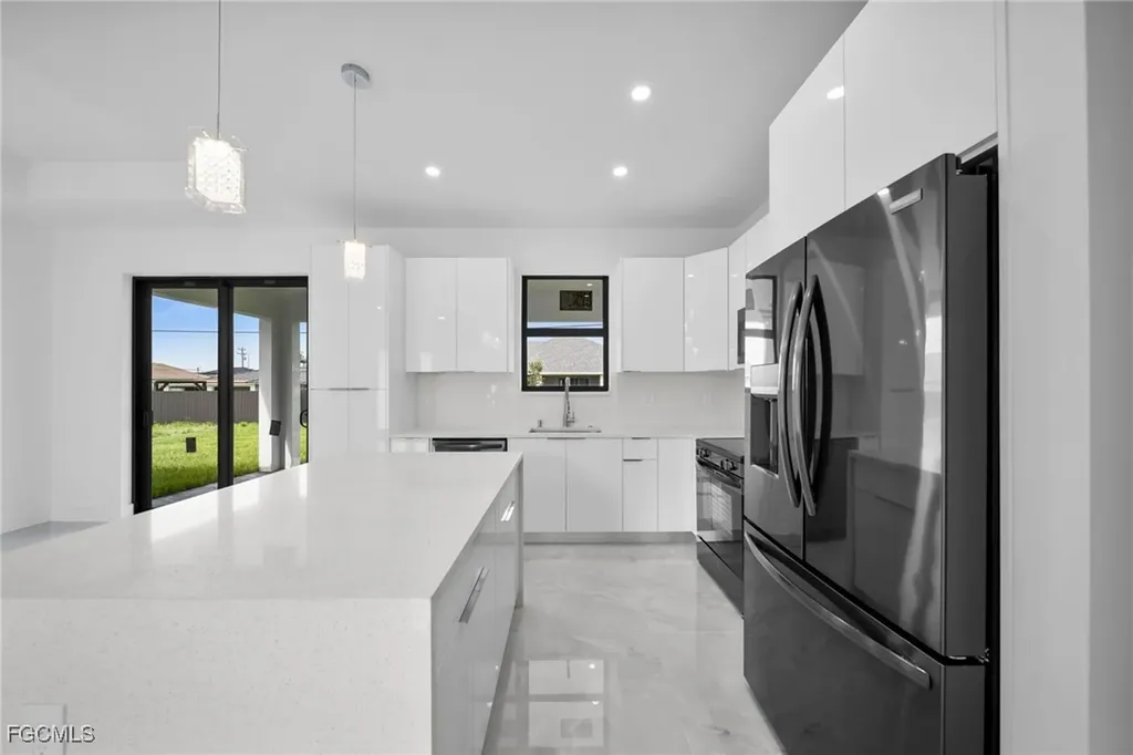 1922 NE 17th Avenue Cape Coral FL 33909