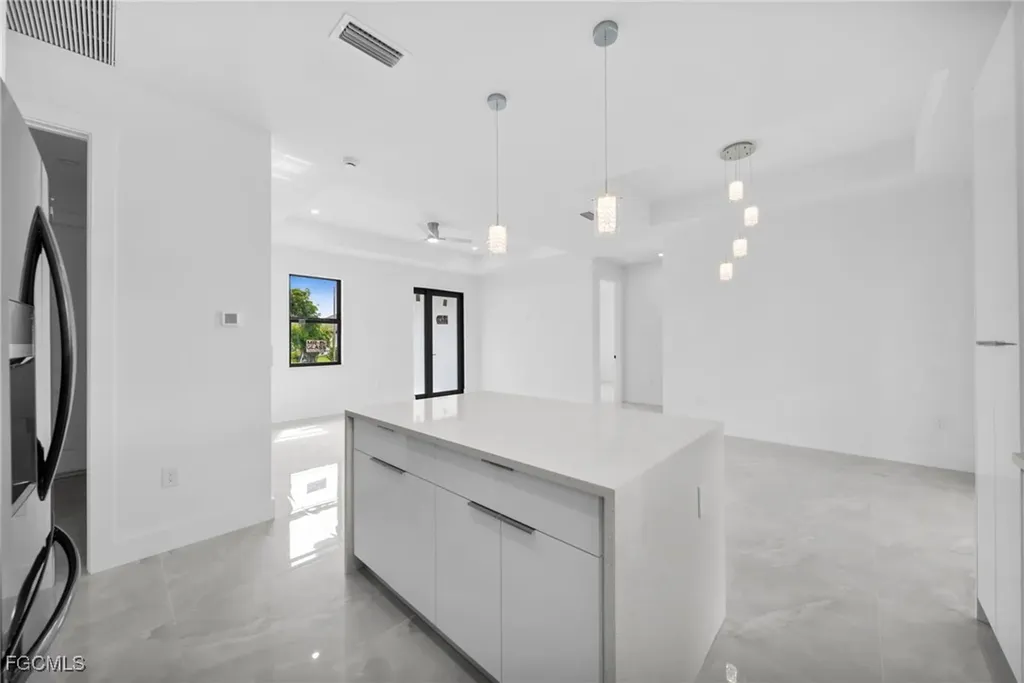 1922 NE 17th Avenue Cape Coral FL 33909