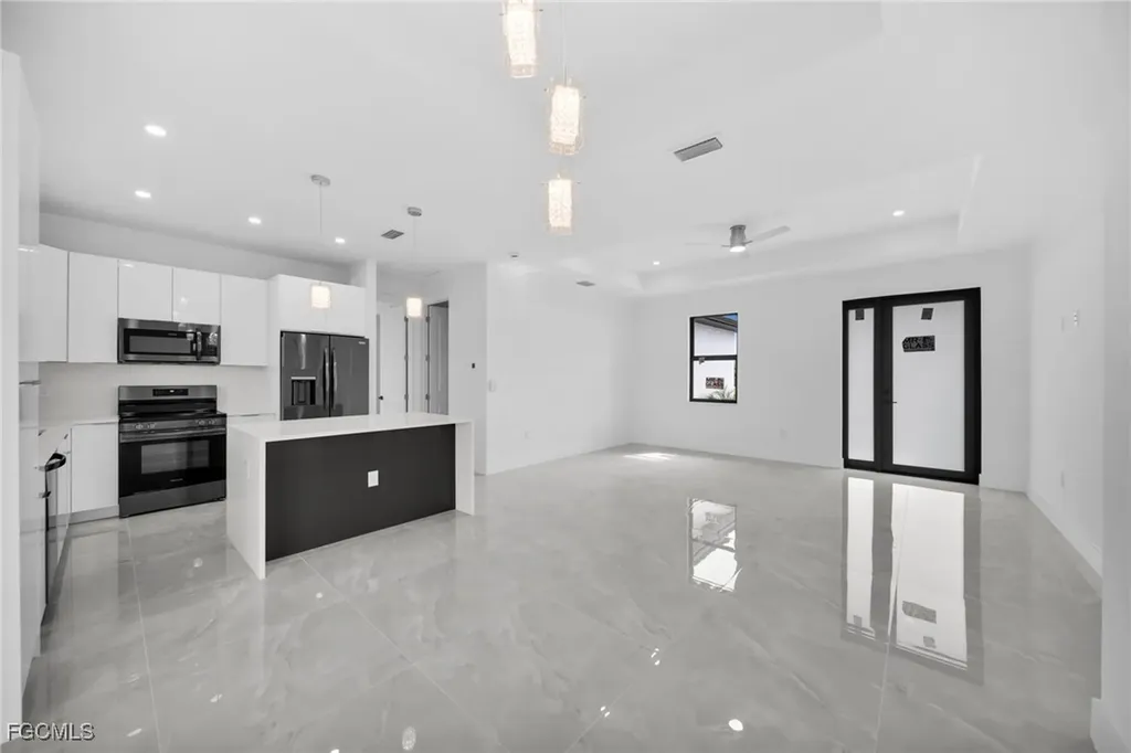 1922 NE 17th Avenue Cape Coral FL 33909