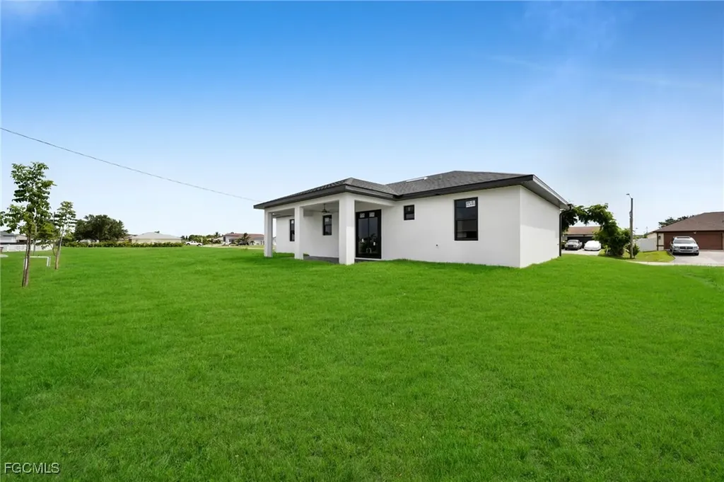 1922 NE 17th Avenue Cape Coral FL 33909