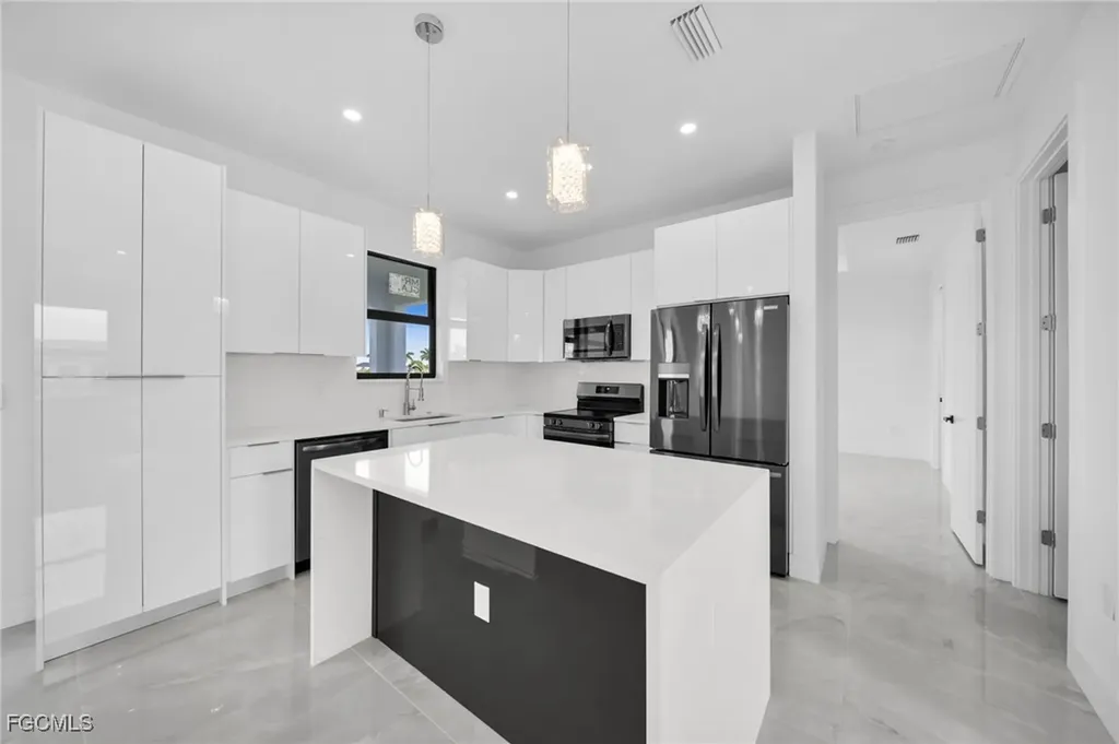 1922 NE 17th Avenue Cape Coral FL 33909