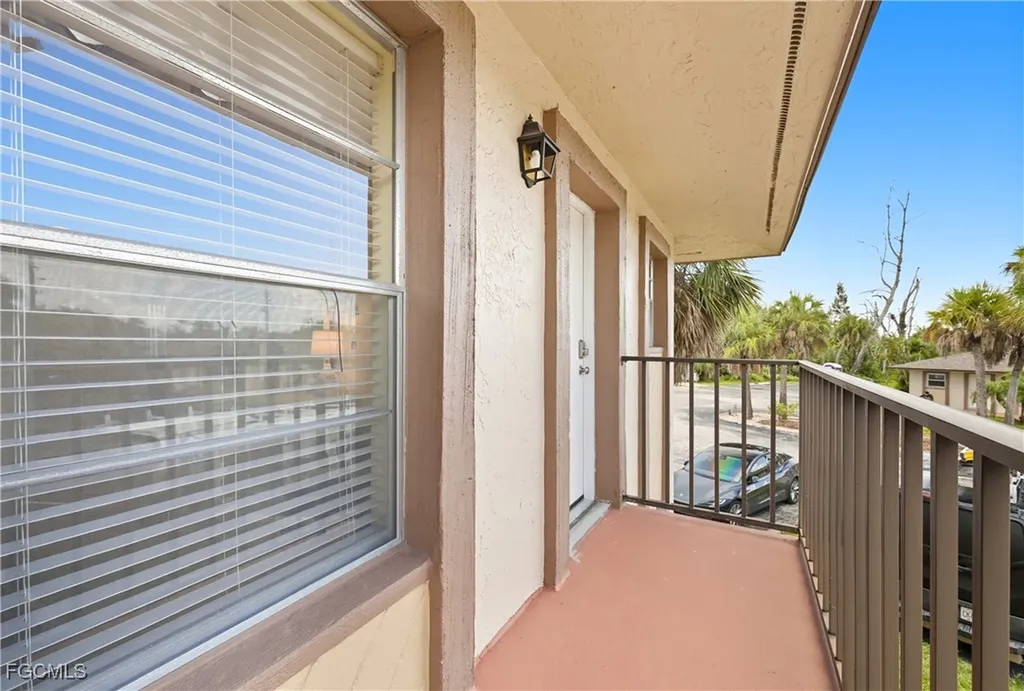 16881 Davis Road Fort Myers FL 33908