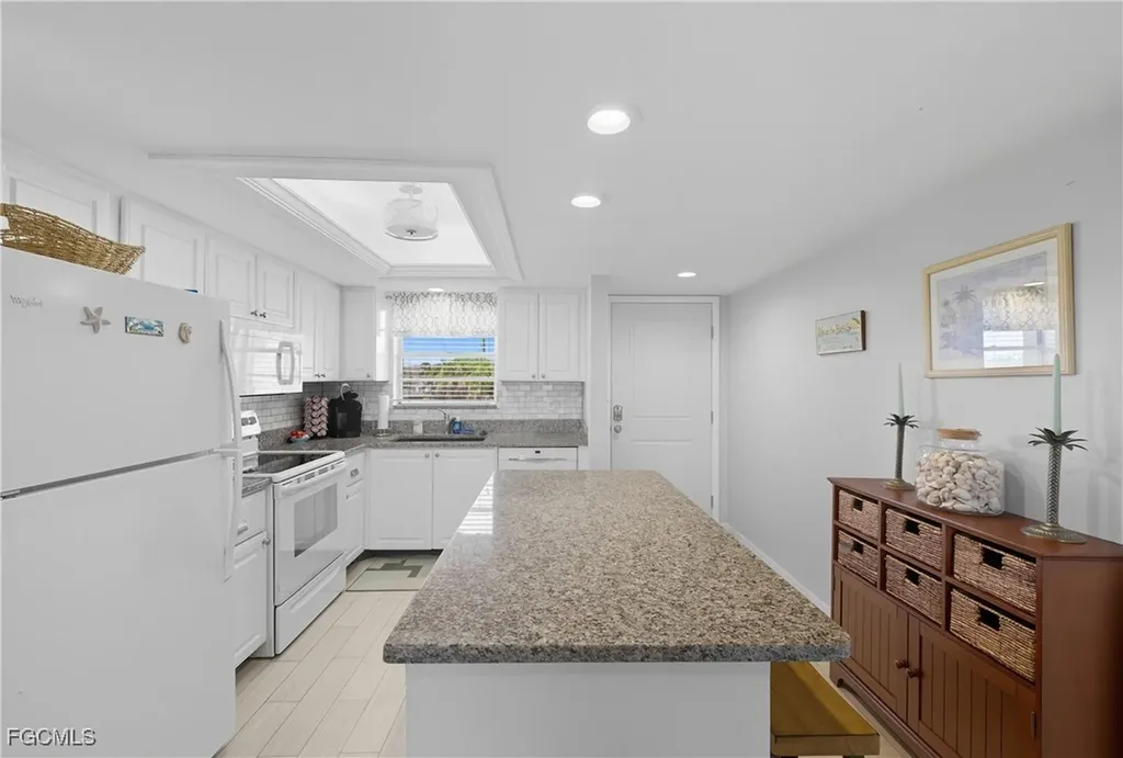 16881 Davis Road Fort Myers FL 33908