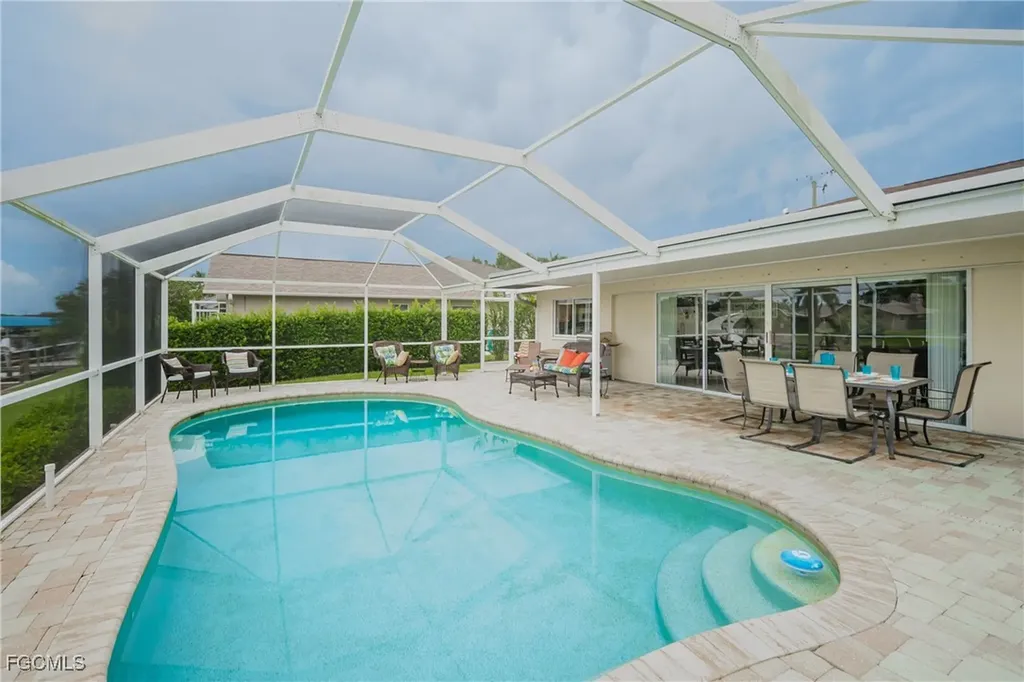 1926 SE 12th Terrace Cape Coral FL 33990