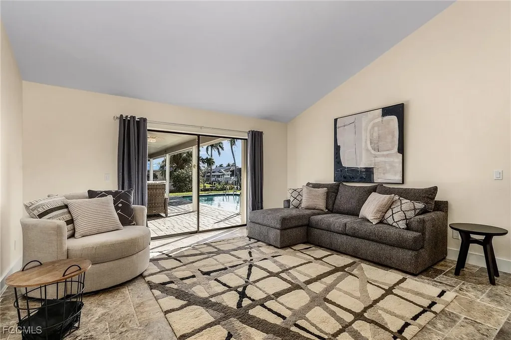 2607 SE 23rd Avenue Cape Coral FL 33904