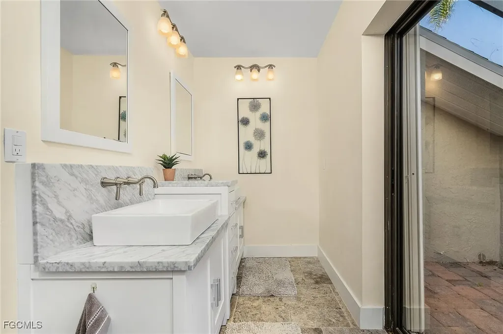 2607 SE 23rd Avenue Cape Coral FL 33904