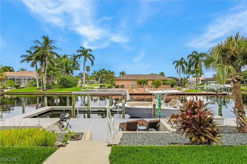 2607 SE 23rd Avenue Cape Coral FL 33904