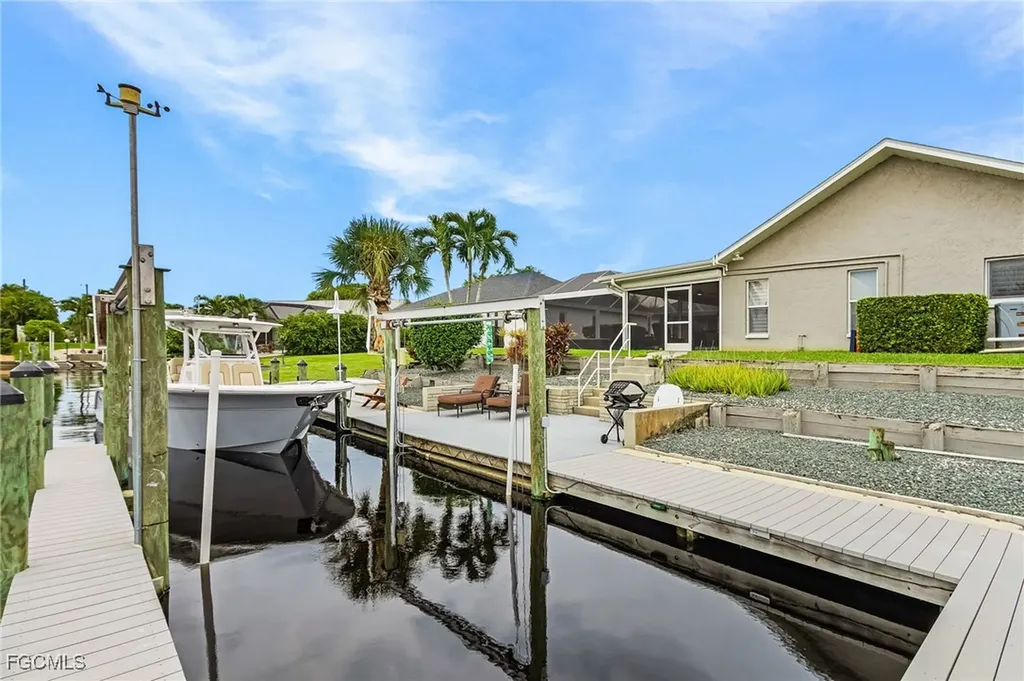 2607 SE 23rd Avenue Cape Coral FL 33904