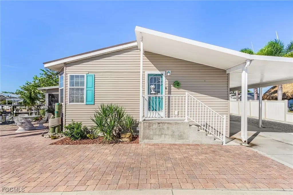 5025 Curlew Drive St. James City FL 33956