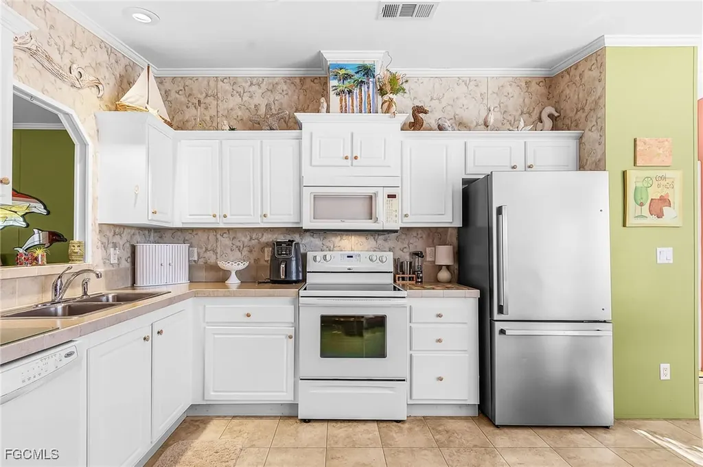 5025 Curlew Drive St. James City FL 33956