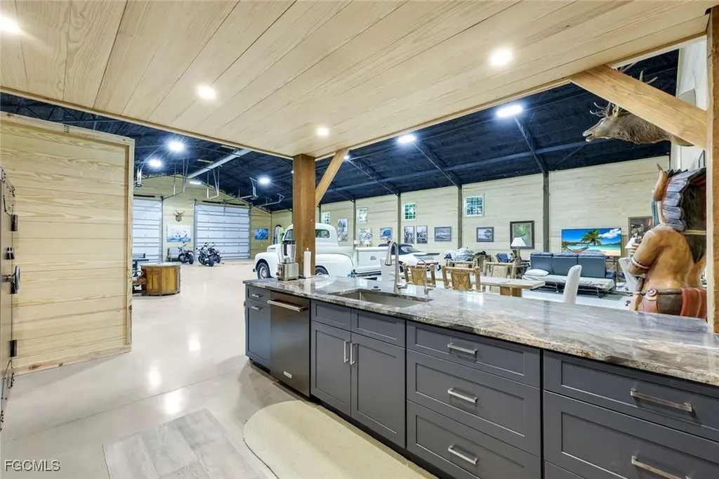 21211 Palm Beach Boulevard Alva FL 33920