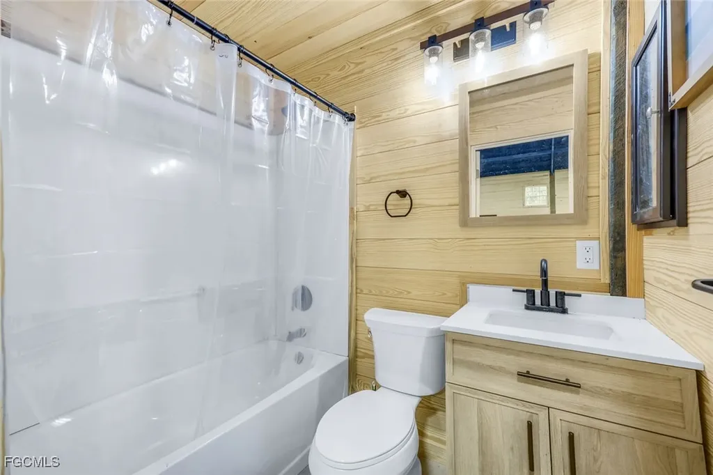 21211 Palm Beach Boulevard Alva FL 33920