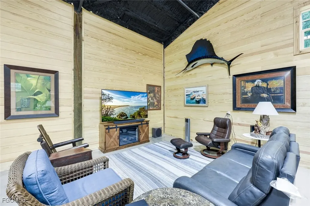 21211 Palm Beach Boulevard Alva FL 33920